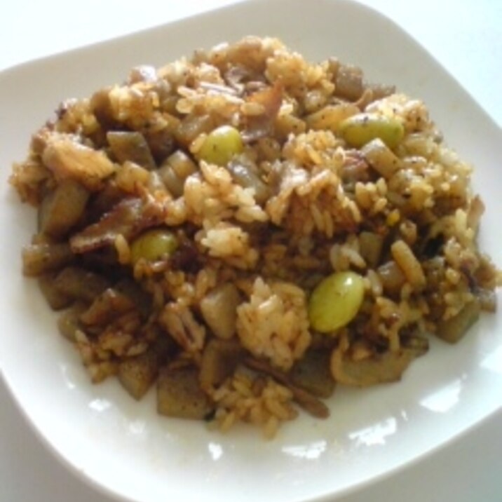 キムチ鍋の素で生芋蒟蒻と銀杏と豚肉のチャーハン